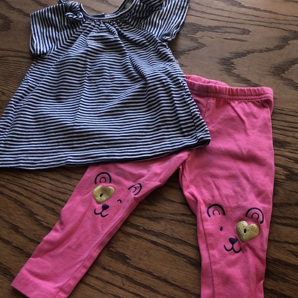 ⭐️ Carter’s 2-piece Girl’s Navy Stripped Shirt and Pink Leggings set - Picture 3 of 4